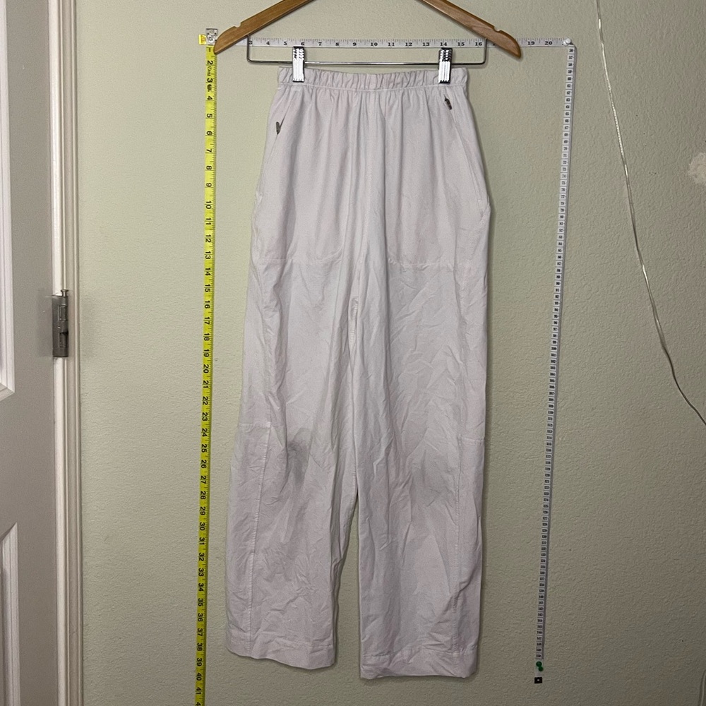 Lululemon Athletica Cream Elastic Waist Active Pants